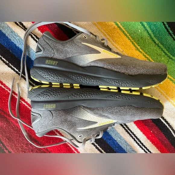 Brooks “Ghost 16”Men's Athletic Shoes Gray & Neon Yellow Size 9.5 4E Extra Wide - Picture 1 of 13